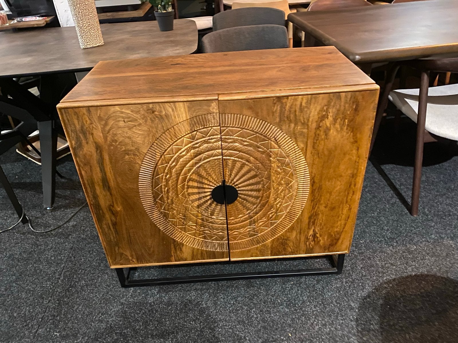 Kastje 80x90 massief mangohout met houtsnijwerk, Huis en Inrichting, Ophalen, Nieuw