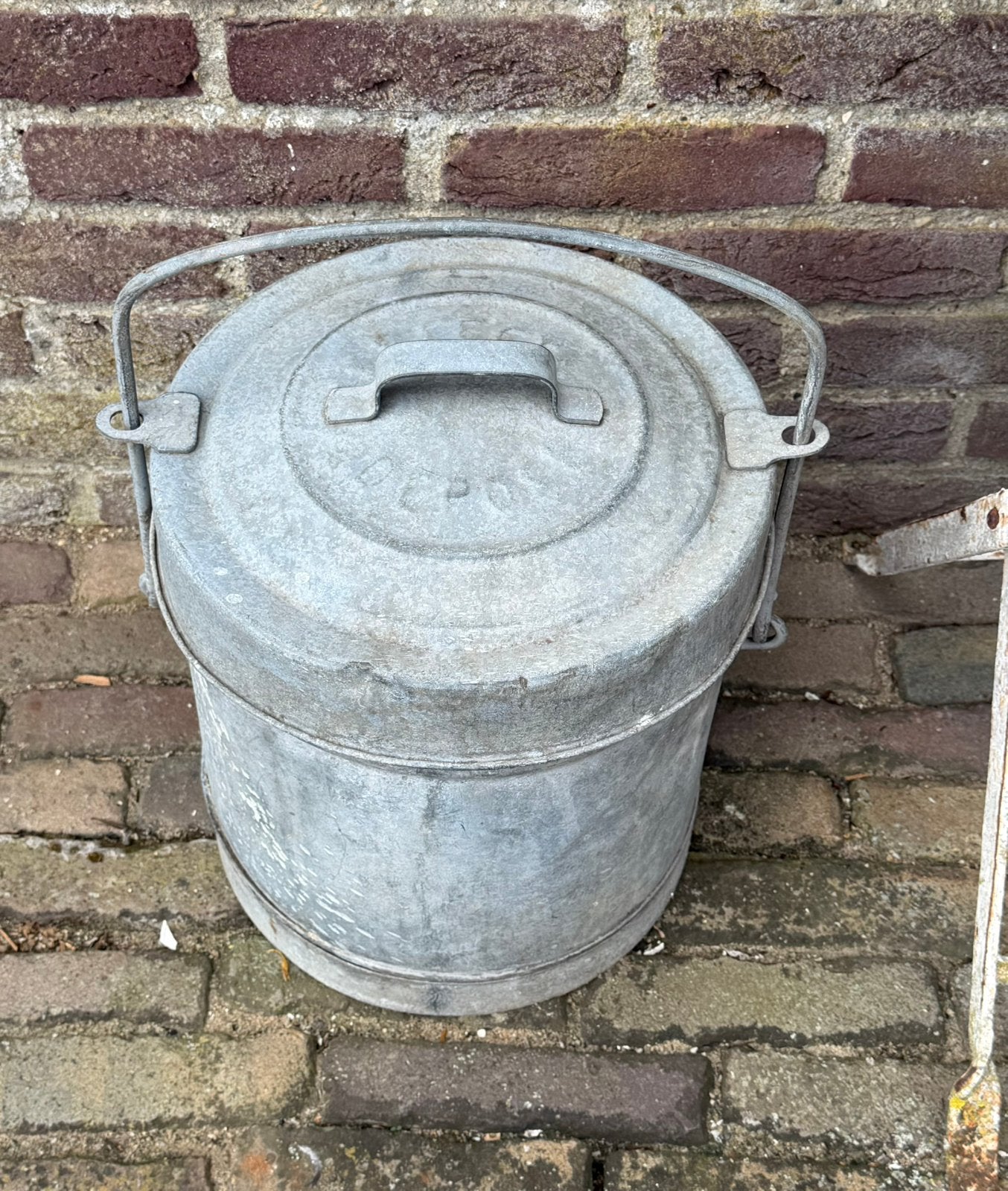 Brocante oud zinken vuilnisbak ( kleinere maat ), Ophalen of Verzenden