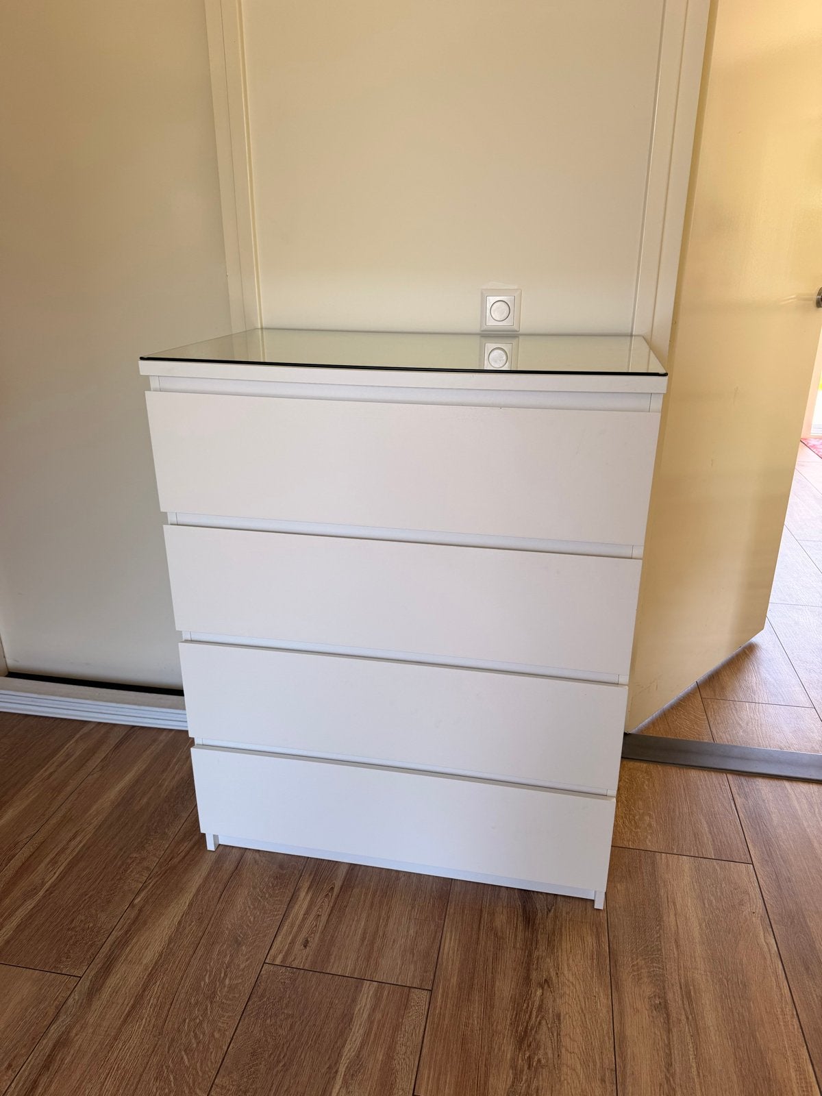 IKEA Malm ladekast wit met 4 lades en glasplaat, Ophalen, Gebruikt, 100 tot 150 cm, 50 tot 100 cm