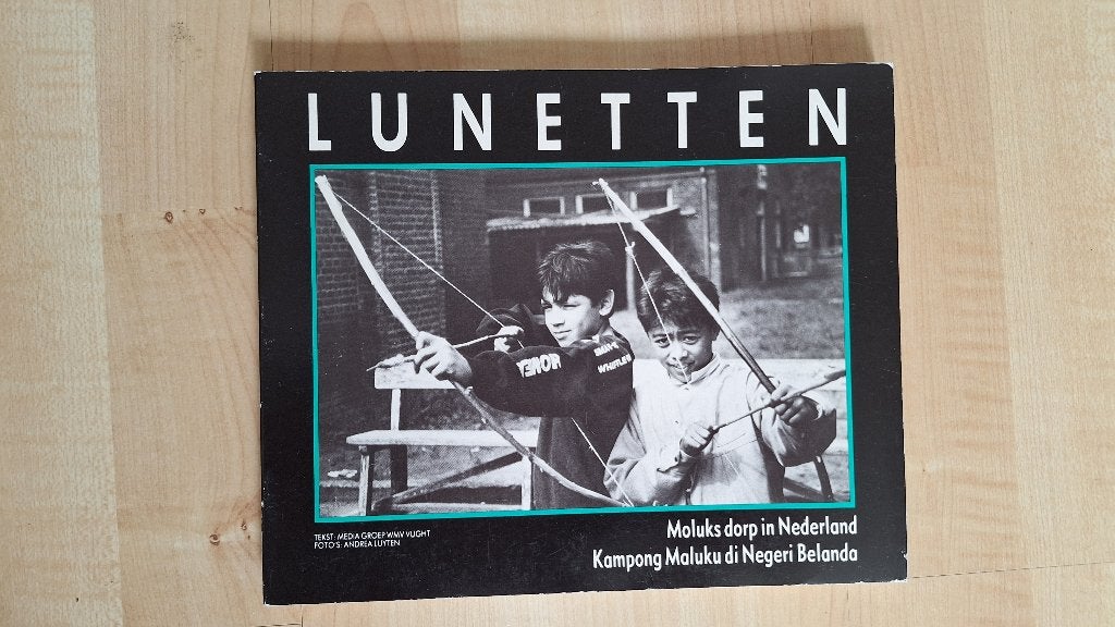 Lunetten: Moluks dorp in Nederland - Kampong Maluku, Miedema & Groenewoud, Andrea Luiten, Ophalen, 20e eeuw of later, Gelezen