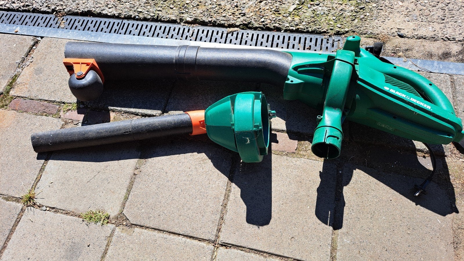 bladblazer en versnipperaar met opvangzak, Ophalen, Gebruikt, Handgedragen, Black en Decker