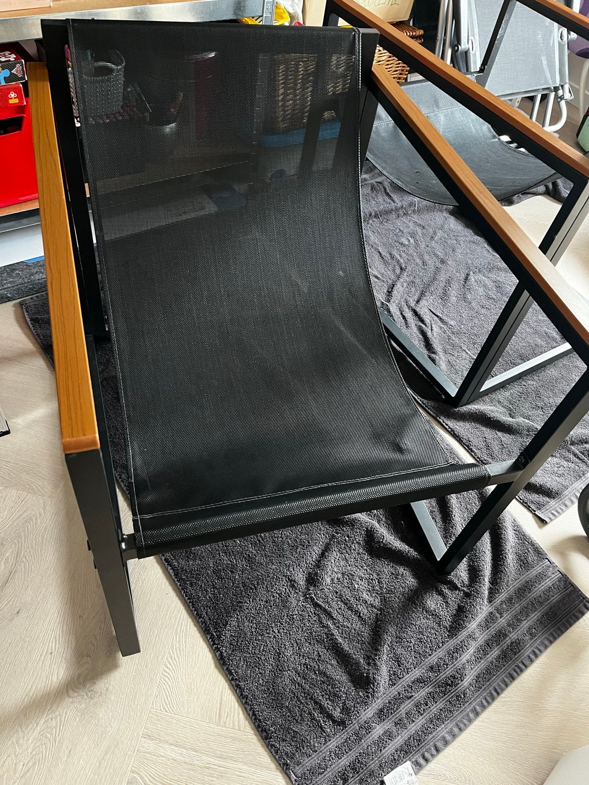2 Comfortabele tuinstoel met houten armleuningen, Ophalen, Zo goed als nieuw, Textileen