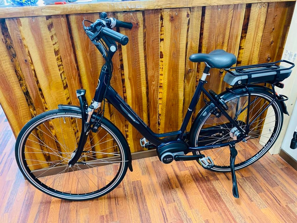 Elektrische Batavus Bosch Active Line Middenmotor 3500 km, Ophalen, Versnellingen, Batavus, Zo goed als nieuw