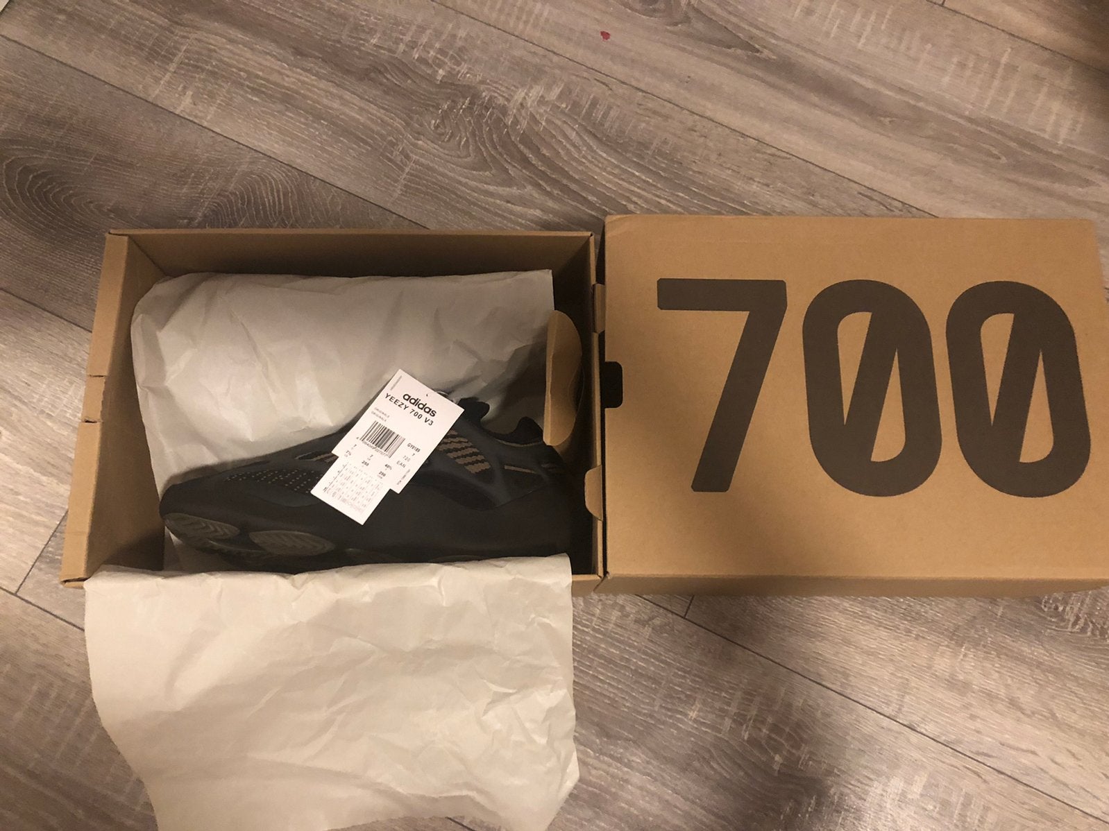 Yeezy 700, Verzenden, Nieuw