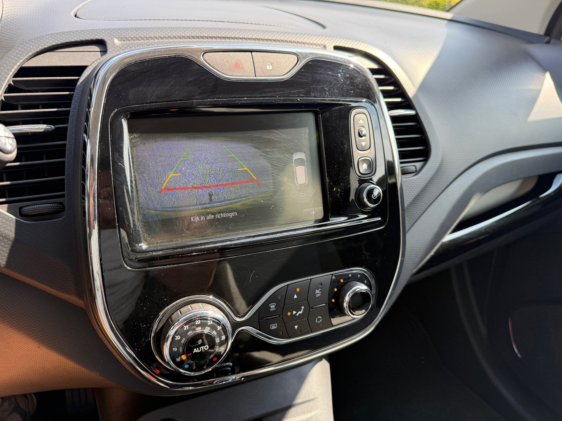 Foto 14 van Renault Captur 1.2 TCe Dynamique Automaat | Camera | Navi |