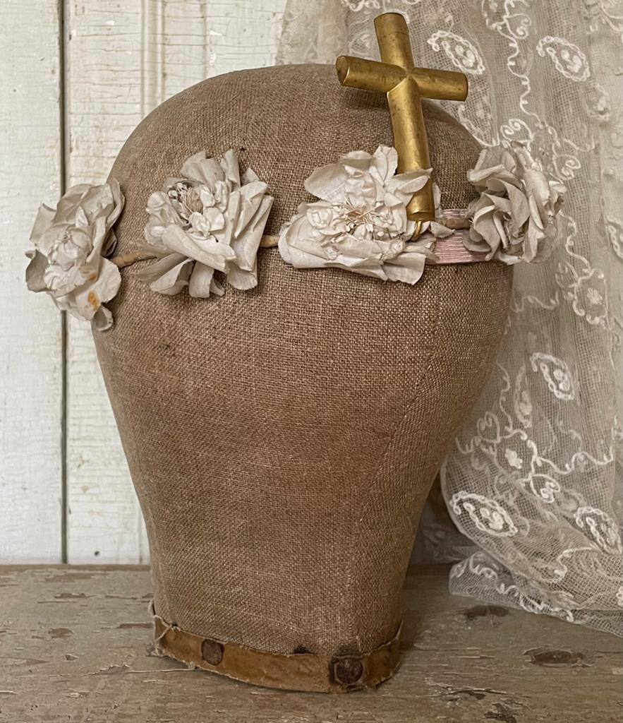 Brocante oud bloemen kransje met kruisje, Ophalen of Verzenden