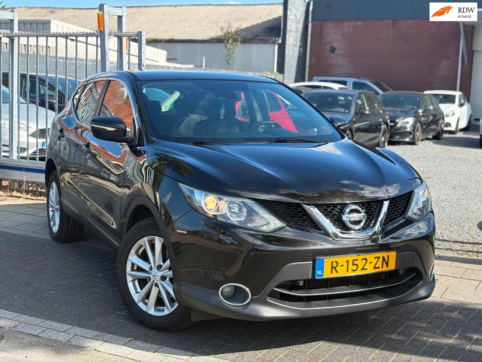 Nissan Qashqai 1.2 Connect Edition | Navigatie | A.Camera |, Auto's, Voorwielaandrijving, Euro 5, Stof, Gebruikt