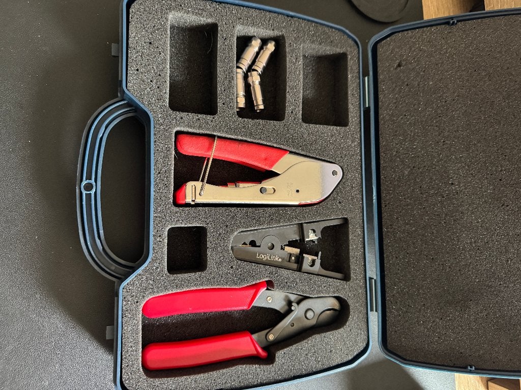 Schwaiger montage set voor coax kabels, Ophalen of Verzenden, Zo goed als nieuw, Minder dan 2 meter, Coaxiale kabel