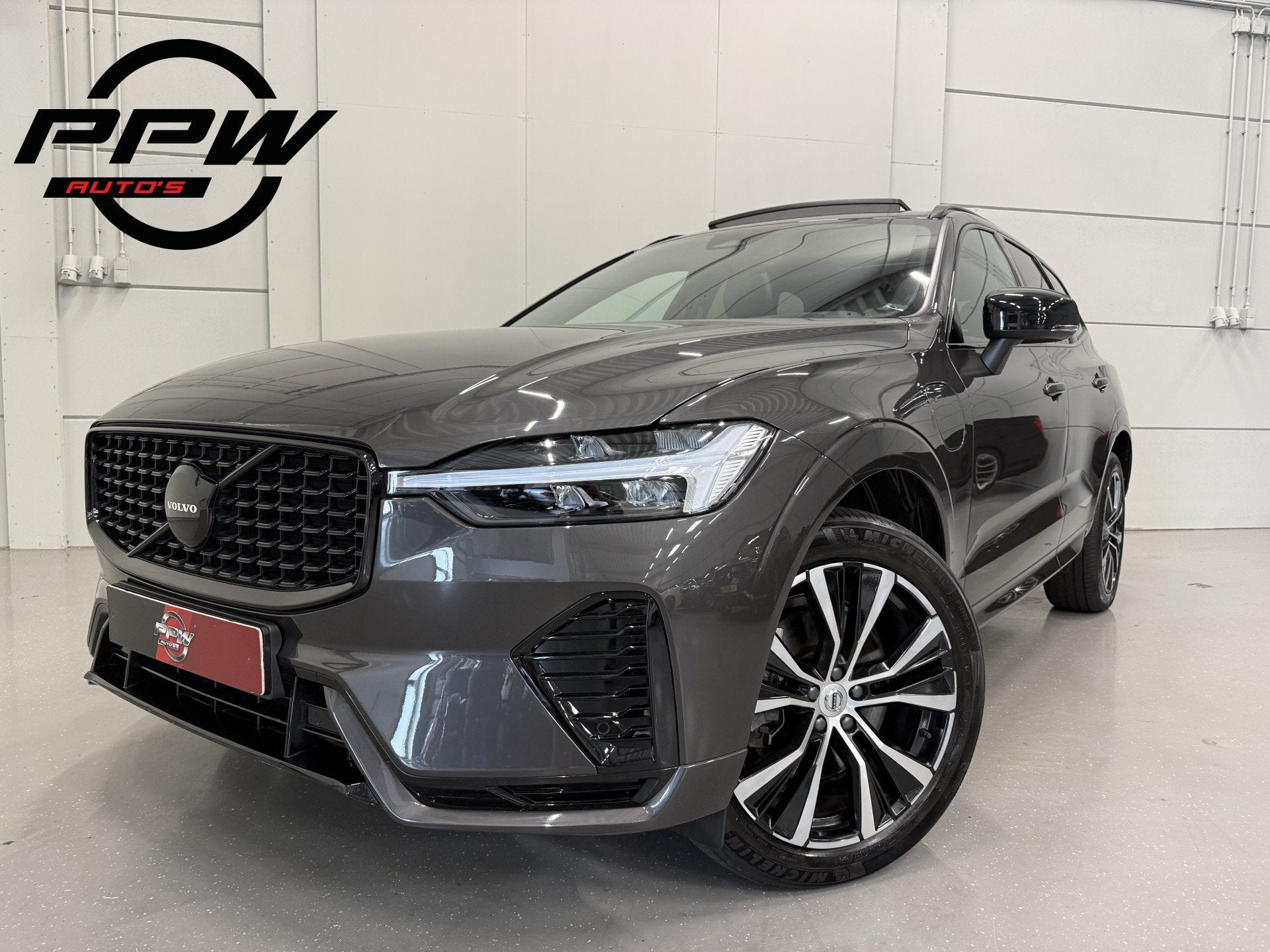 Volvo XC60 T6 Recharge AWD R-Design Long Range PLATINUM-GREY, Automaat, Gebruikt, Bedrijf, XC60