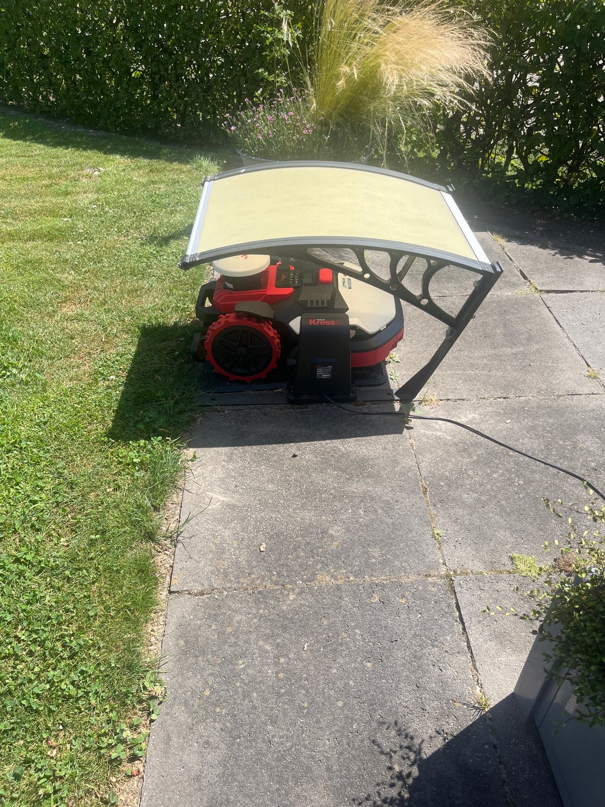 Carport voor Robotmaaier - Bescherming en Duurzaamheid, Ophalen, Gebruikt, 20 tot 25 cm