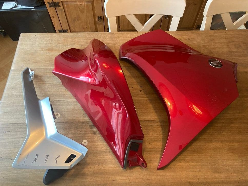 Honda VFR1200F linker kuipdelen en tank cover, Motoren, Ophalen of Verzenden, Gebruikt