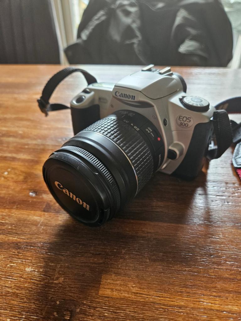 Canon EOS 300 Spiegelreflexcamera met lens, Audio, Tv en Foto, Fotocamera's Analoog, Ophalen of Verzenden, Gebruikt, Spiegelreflex