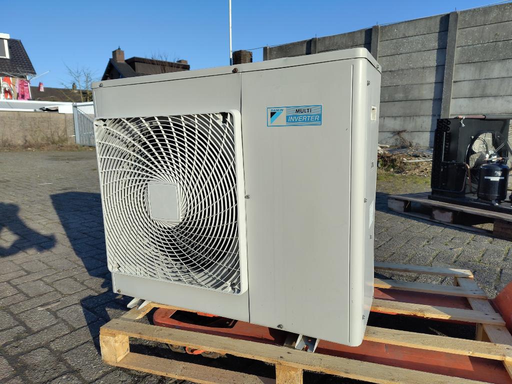 Daikin multi inverter 5MXS90 E7V3B buitenunit split 5x, Witgoed en Apparatuur, Airco's, Refurbished, Wandairco, 100 m³ of groter