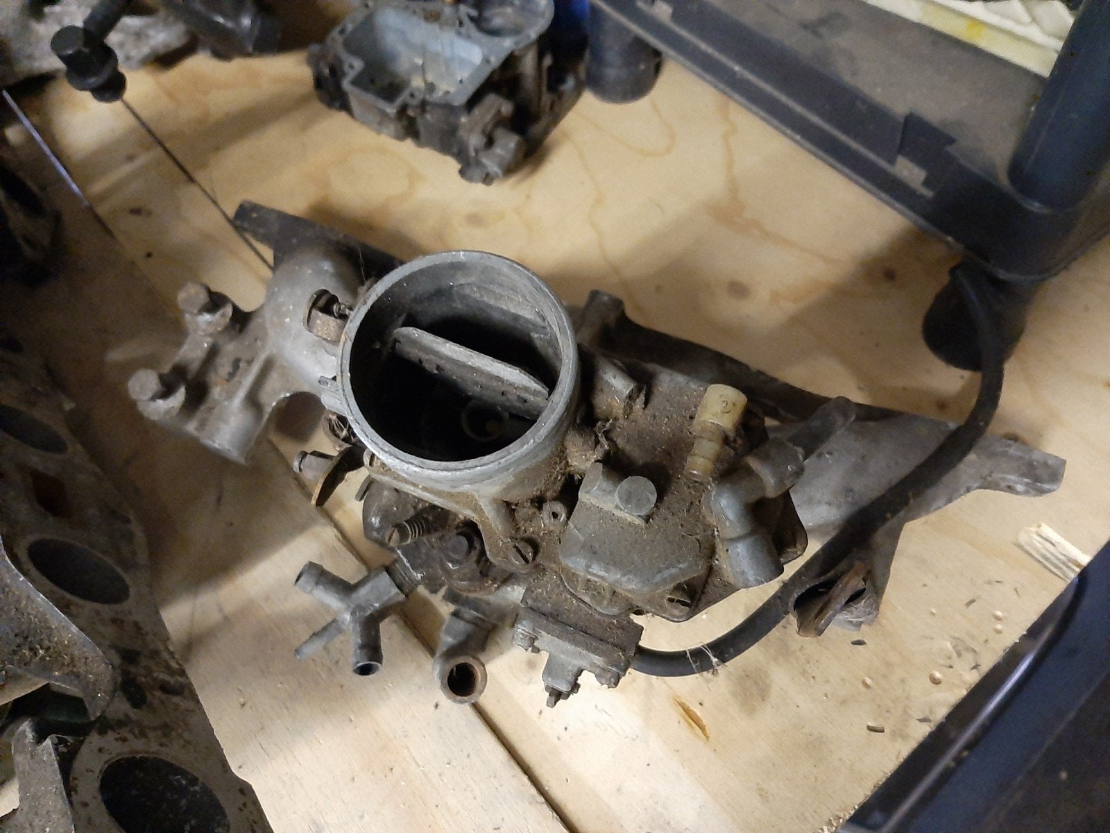 Oldtimer Ford inlaat spruitstukken en carburateurs, Auto-onderdelen, Verzenden, Gebruikt, Ford