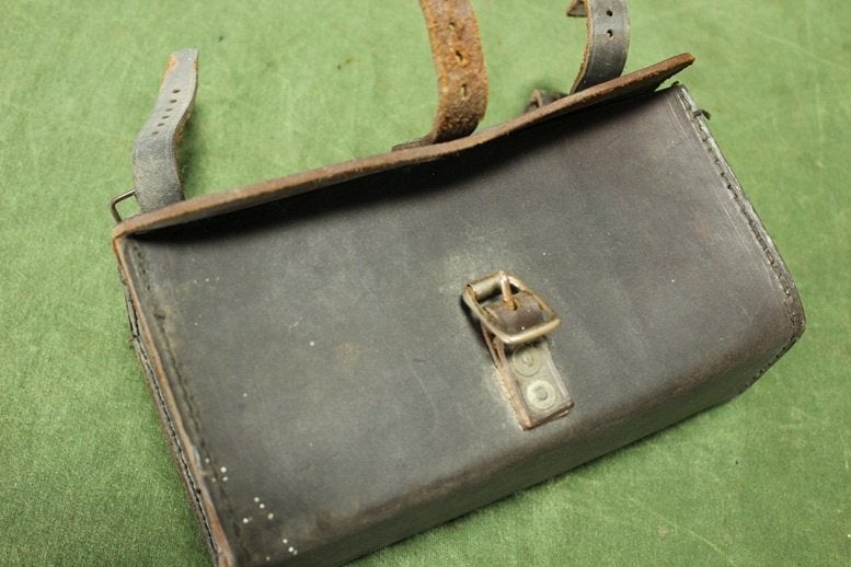 J.B. Brooks & Co Ltd 1942  gereedschapstas ? leather toolbox, Verzamelen, Ophalen of Verzenden, Landmacht, Nederland