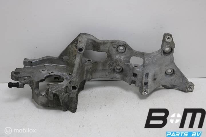 Steun voor dynamo en aircocompressor Audi A3 8V 04L903143B, Gebruikt