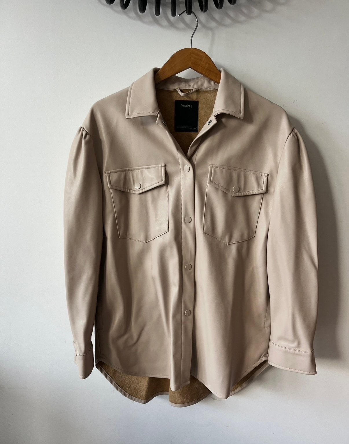 Yessica - Beige Overshirt - Maat 38, Ophalen of Verzenden, Zo goed als nieuw, Maat 38/40 (M), Beige