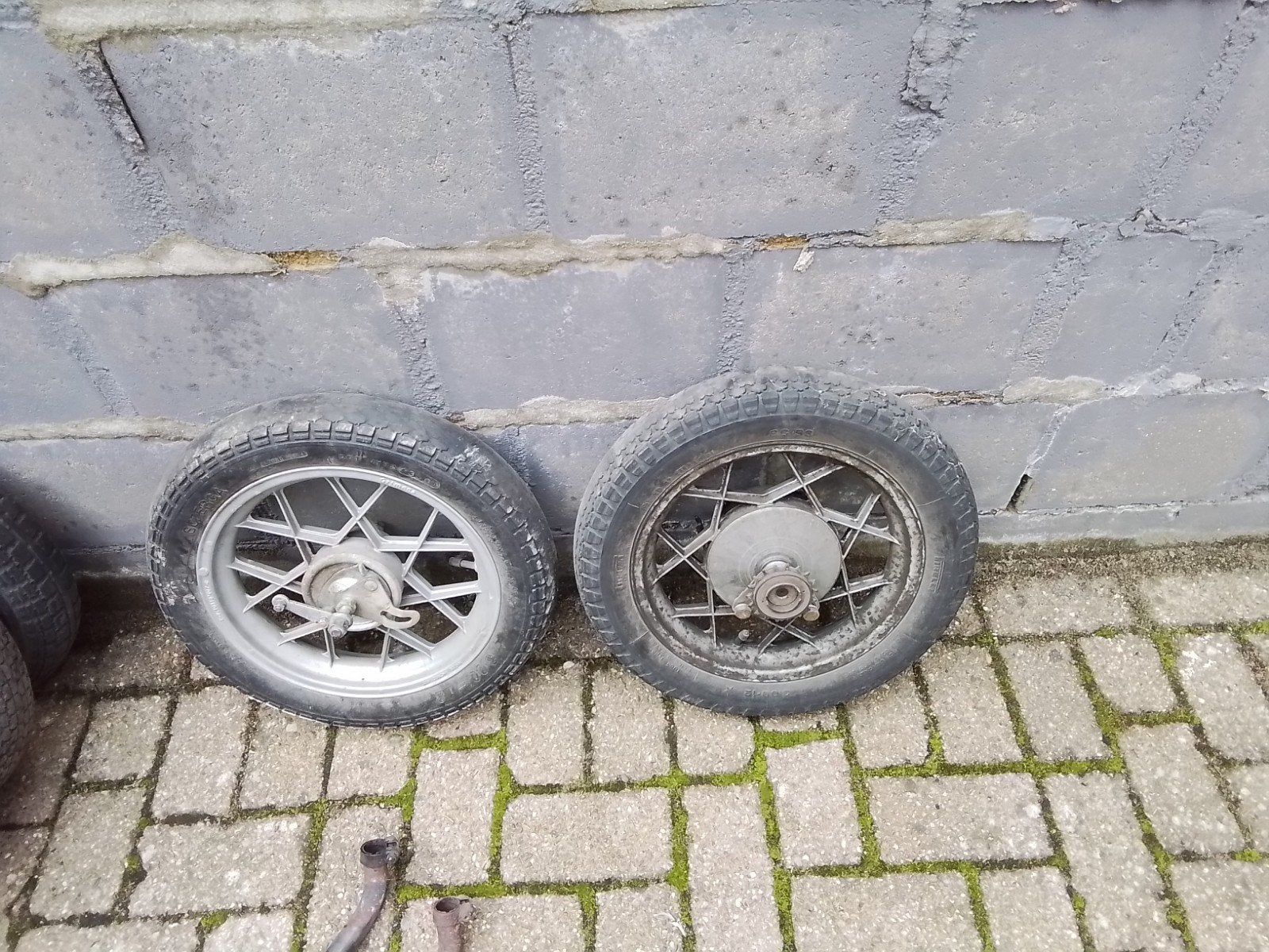 4keer buiten banden Vespa citta 2 keer voor wiel achter wiel, Ophalen of Verzenden, Gebruikt, Overige typen, Gilera vespa citta