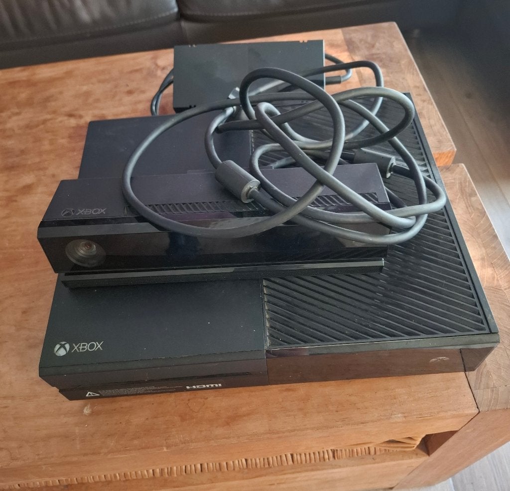 Xbox one defect, Spelcomputers en Games, Xbox One, Ophalen of Verzenden, Zonder controller, 1 TB