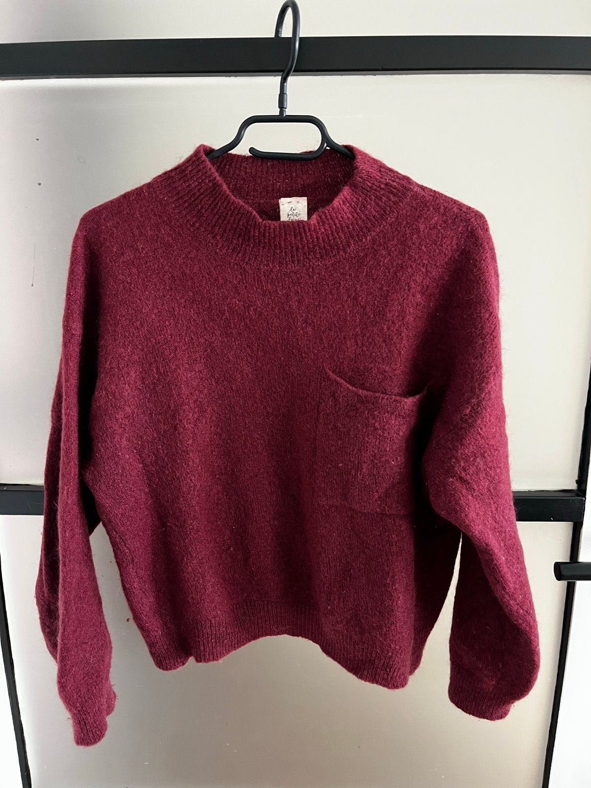 Bordeauxrode trui met zakje - La Petite Laine, Ophalen of Verzenden, Zo goed als nieuw, Maat 36 (S), Rood