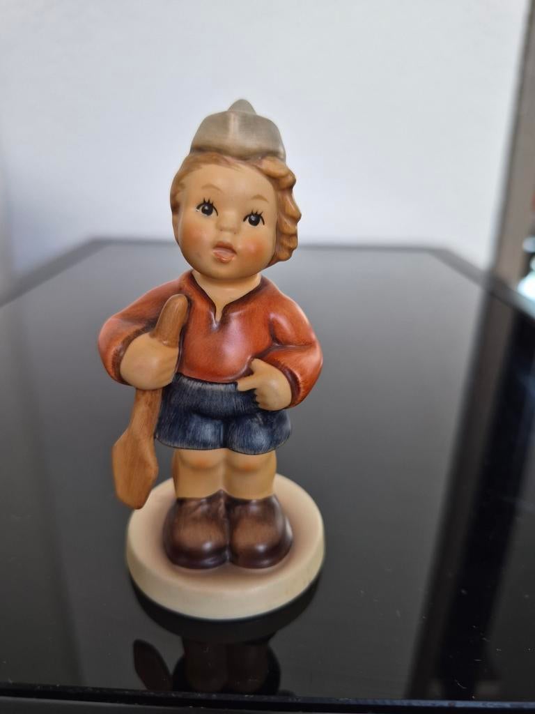 Vintage Hummel beeldje: Jongen met schop, Ophalen of Verzenden