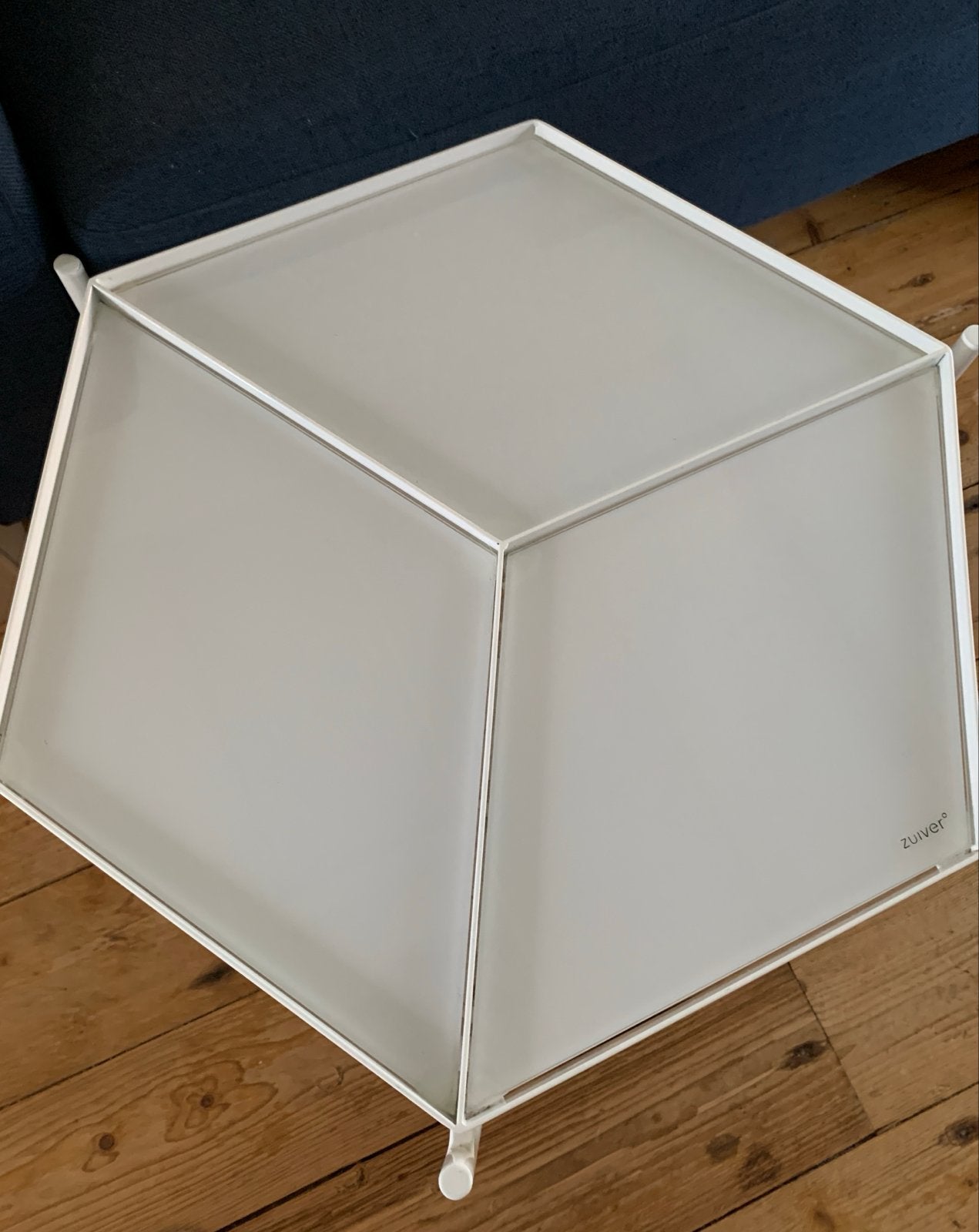 ZUIVER bijzettafel met wit glazen blad, Vierkant, 55 tot 75 cm, Ophalen, 45 tot 60 cm
