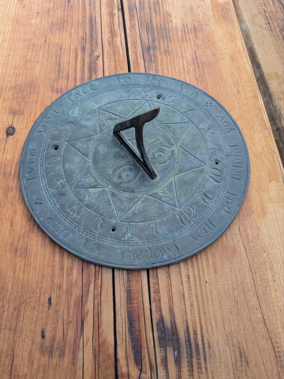 Bronzen Zonnewijzer met Engelse Tekst - Tuindecoratie, Tuin en Terras, Ophalen of Verzenden, Gebruikt