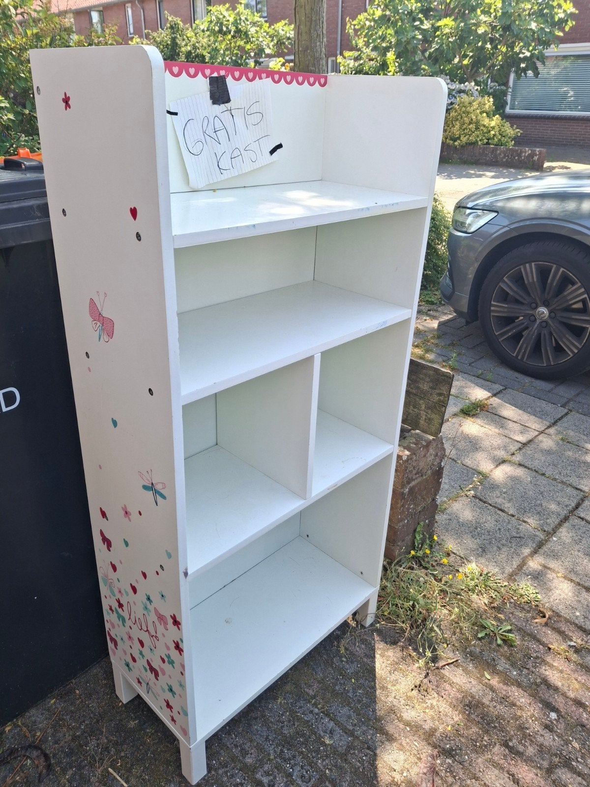 GRATIS: Wit kastje van 'lief' - Leuk voor kinderkamer!, Ophalen, Met plank(en), Gebruikt, 100 tot 150 cm