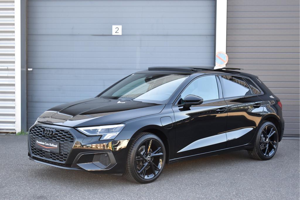 Audi A3 Sportback 40 TFSI e S-Line Black Ed Pano Navi Leder, Auto's, 1525 kg, Gebruikt, Euro 6, 4 cilinders