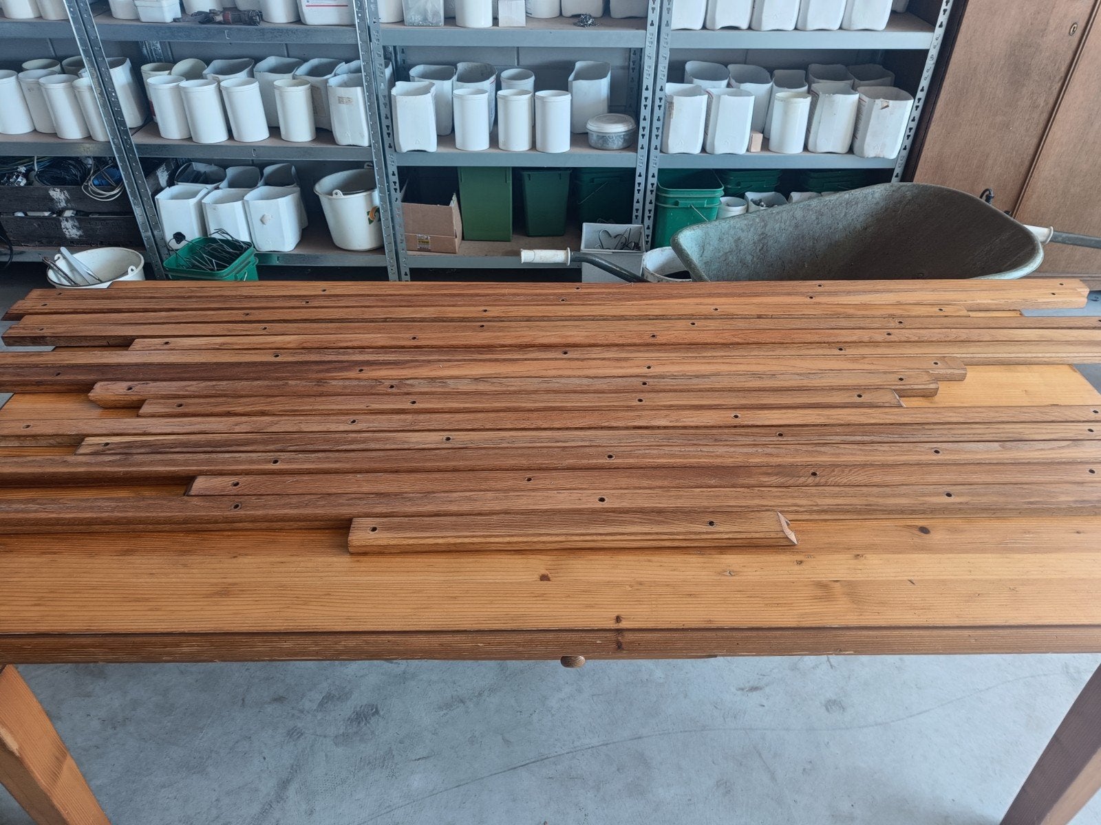 +/- 27 meter massief eiken plinten, Ophalen, Gebruikt, Minder dan 25 mm, Eiken