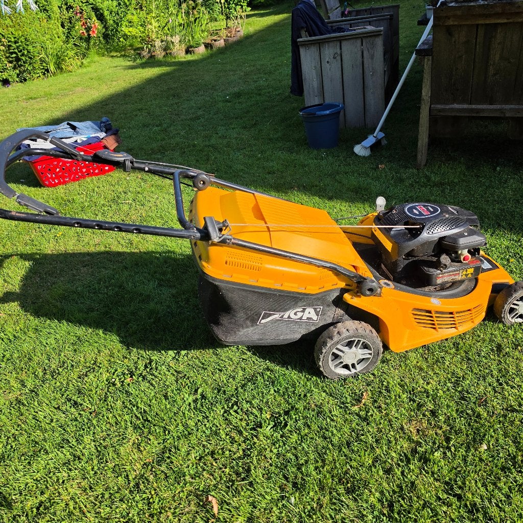 Grasmaaier benzine defect, Ophalen, Gebruikt