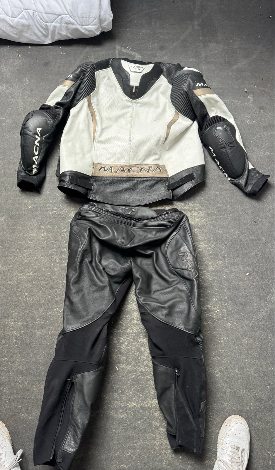 Macna motorpak XL - Zwart/Wit leren combipak, Motoren, Ophalen of Verzenden, Tweedehands, Heren, Combipak