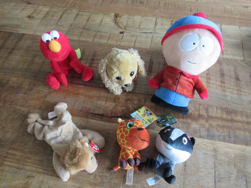6 poppen o.a South Park plush pop Eric Cartman - Elmo - Ty, Ophalen of Verzenden, Nieuw, Overige typen