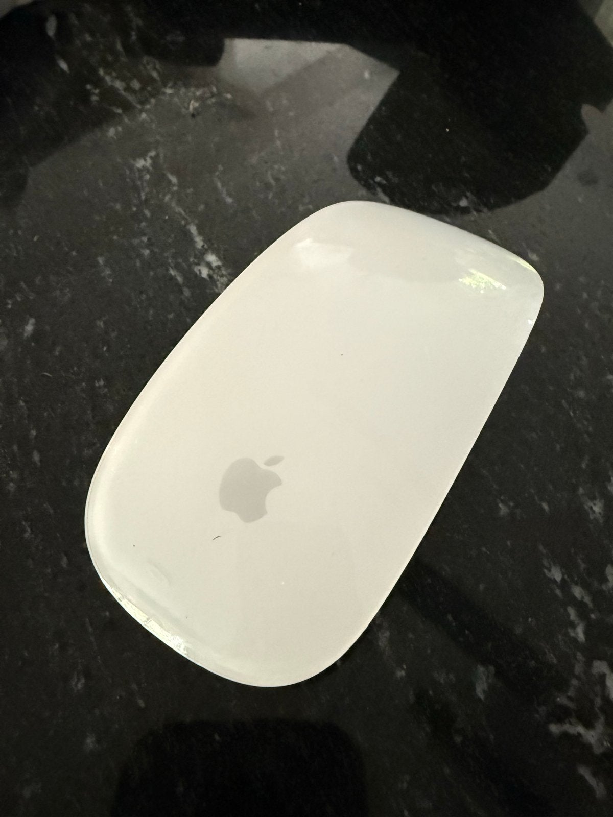 Apple Magic Mouse 2 (A1657) - Werkt perfect, Computers en Software, Muizen, Ophalen, Zo goed als nieuw, Draadloos, Muis