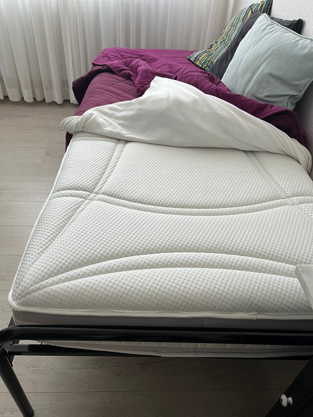 Comfortabel eenpersoonsbed met matras Gratis op te halen, Gebruikt, 90 cm, Eenpersoons, Wit