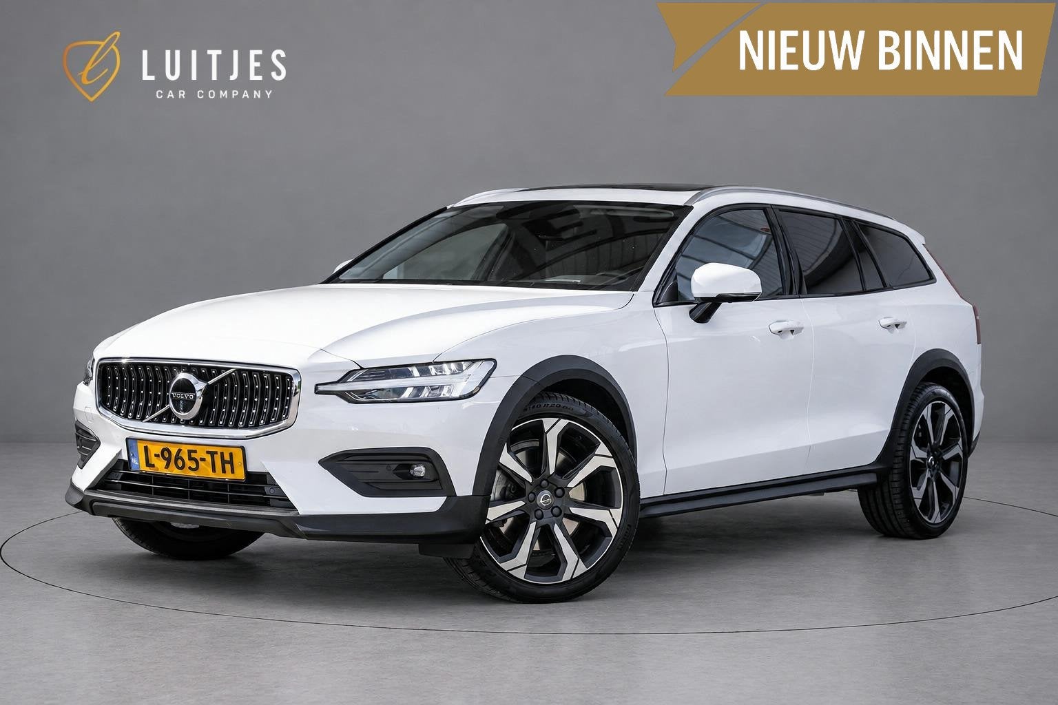 Volvo V60 Cross Country 2.0 250pk B5 AWD Pro OrgNL Panorama|, Auto's, Dealer onderhouden, Euro 6, 4 cilinders, 1969 cc