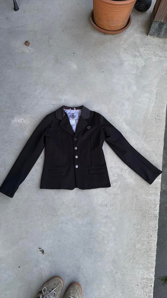 Netjes wedstrijd jasje voor jongens, Dieren en Toebehoren, Ophalen of Verzenden, Zo goed als nieuw, Dressuur, Bovenkleding