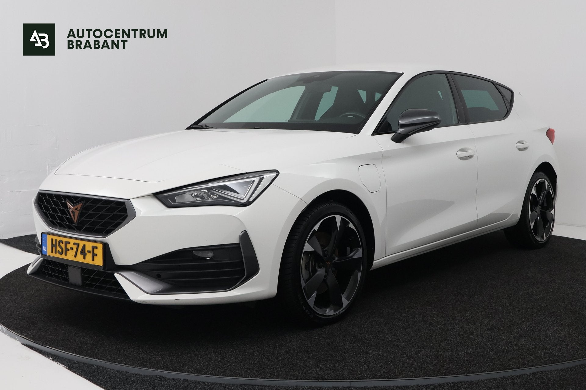 CUPRA Leon 1.4 e-Hybrid VZ 245PK (STOELVERWARMING, STUURVERW, Auto's, Gebruikt, 4 cilinders, Leon, Leder en Stof