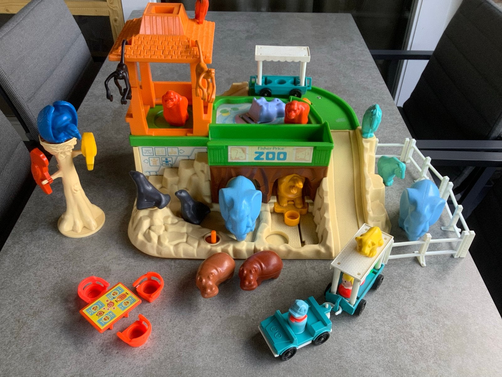 Vintage Fisher-Price Zoo Speelset met Dieren en Accessoires, Ophalen of Verzenden, Gebruikt, Speelset