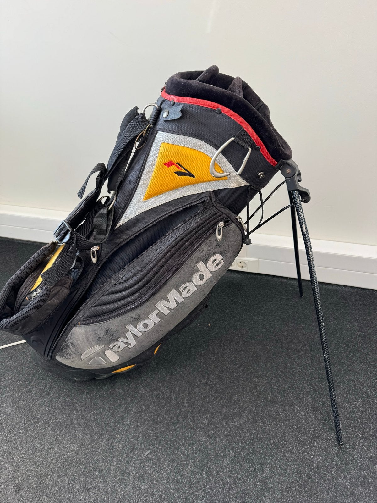 Taylormade golf standbag - rits defect, Sport en Fitness, Golf, Ophalen, Gebruikt, Tas, Overige merken