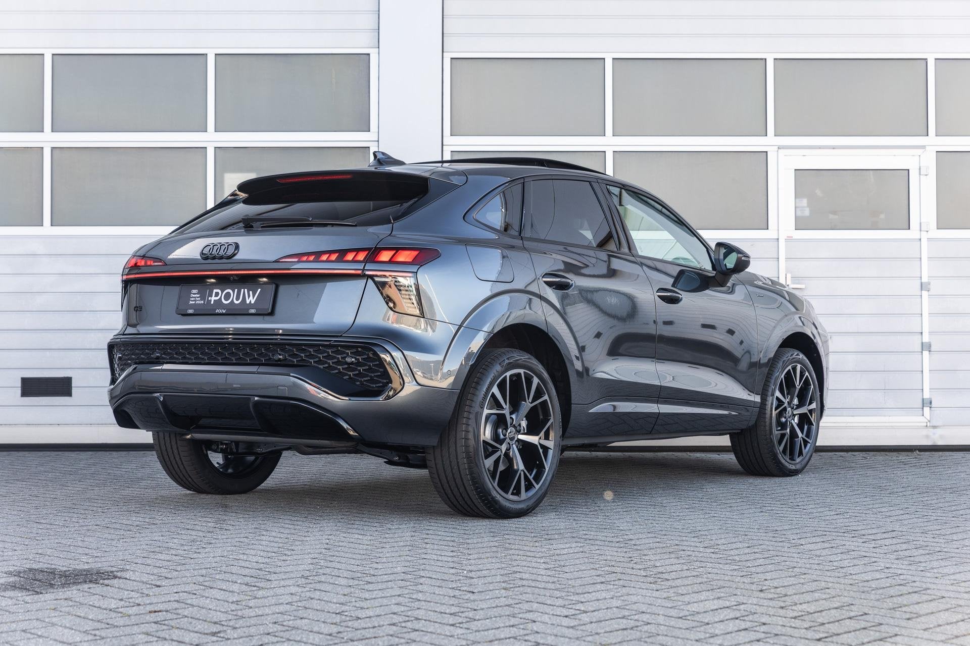 Audi Q3 Sportback 1.5 e-hybrid 272pk S edition | Trekhaak |, 12 maanden, 1800 kg, 1498 cc, 4 cilinders