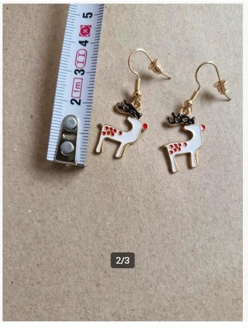 Oorbellen wit rendier met rode stippen h, Diversen, Kerst, Onbekend, Nieuw, Ophalen of Verzenden, Losse verkoop