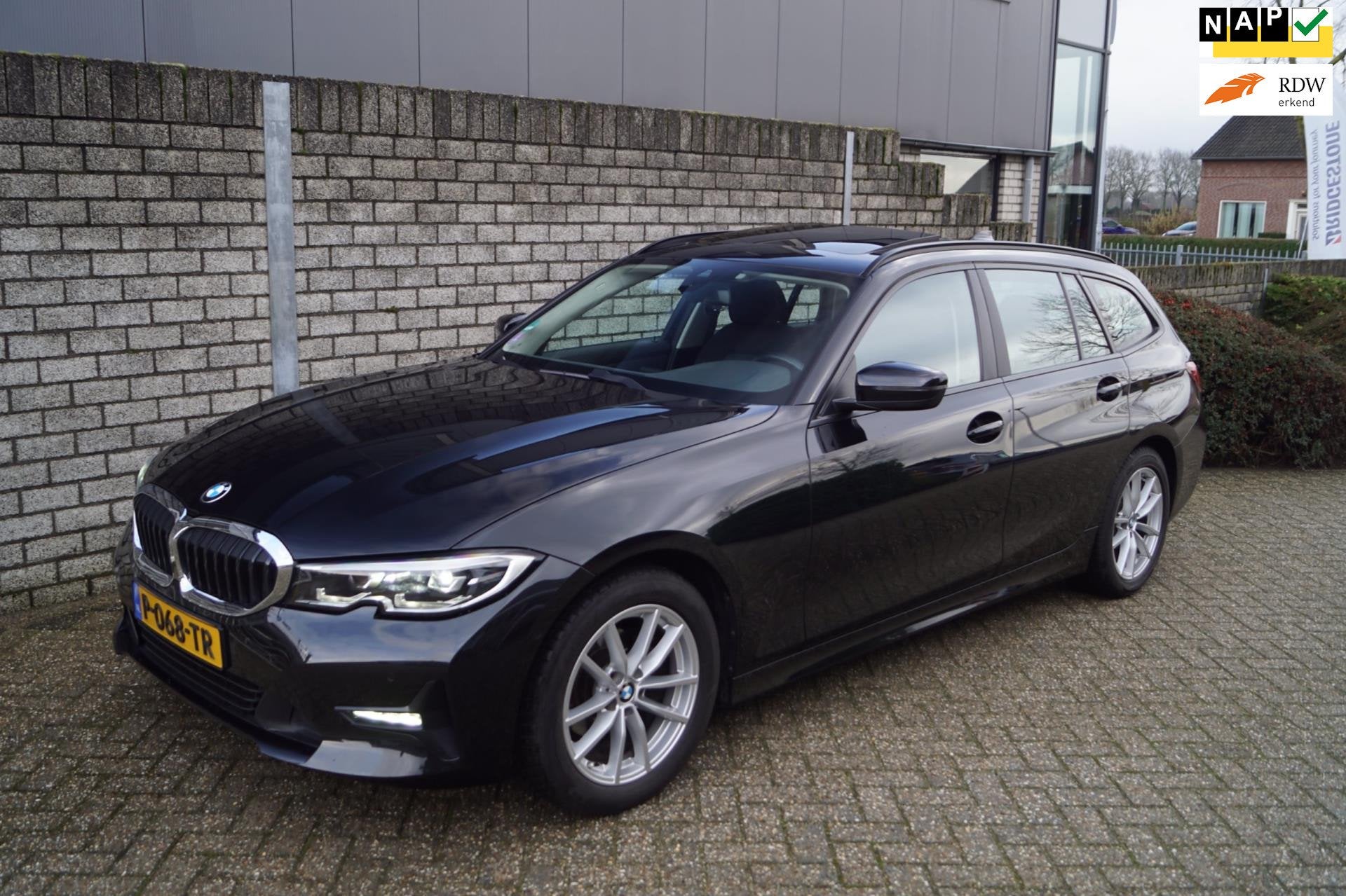 BMW 3-serie Touring 318i Business Edition Autom 156PK 4 Cili, Auto's, Automaat, 1998 cc, Zwart, 3-Serie
