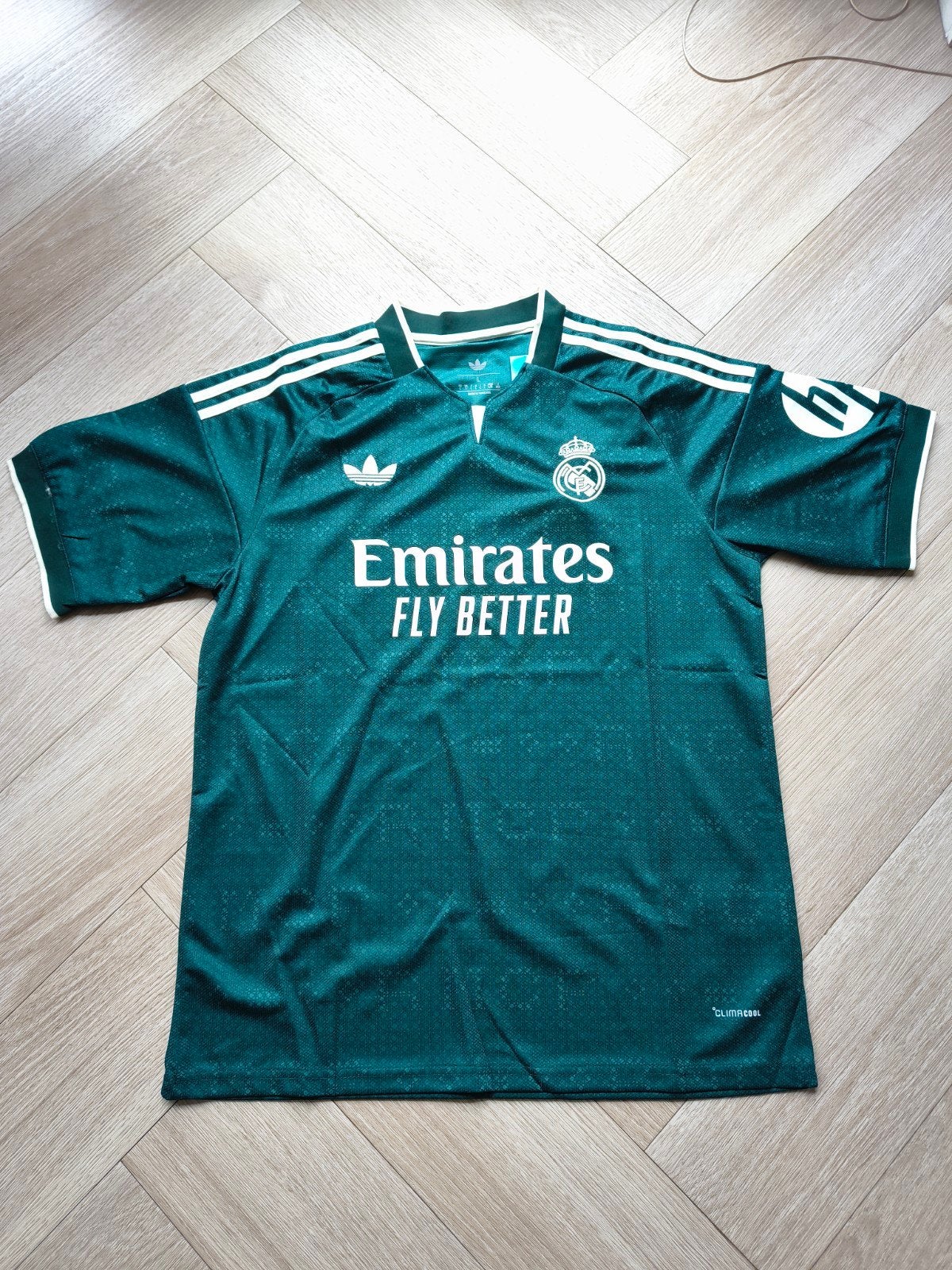 Real Madrid uitshirt Maat L 2026/2027, Maat L, Ophalen of Verzenden, Nieuw, Shirt