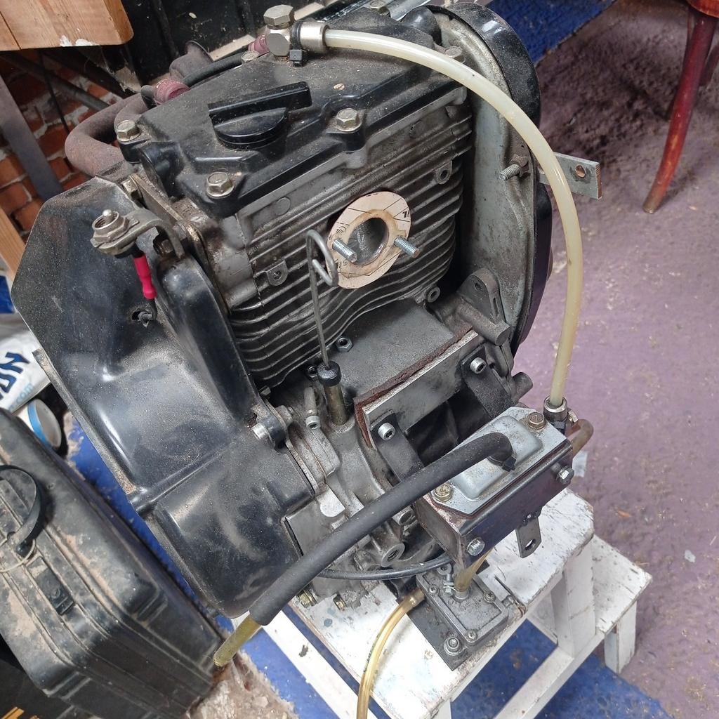 Subaru 2 cilinder 350cc motor, Ophalen, Kart
