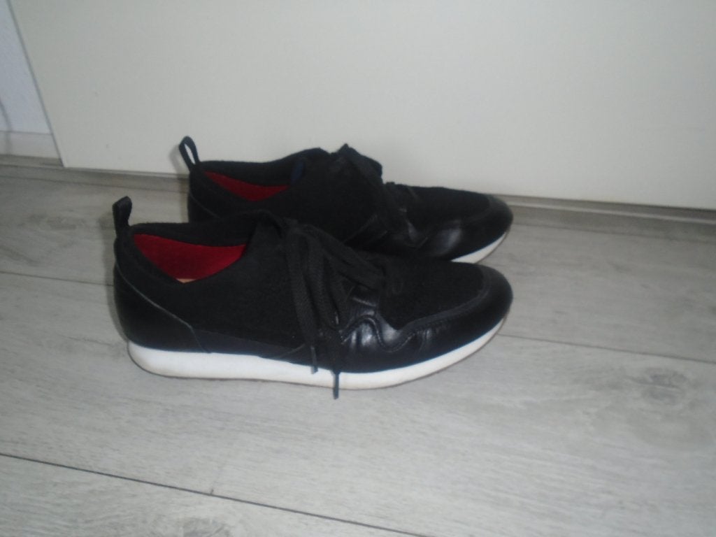 UGG ENERG Comfort System Zwart Sneakers Gympen maat 11= 45, UGG, Verzenden, Zwart, Sneakers of Gympen