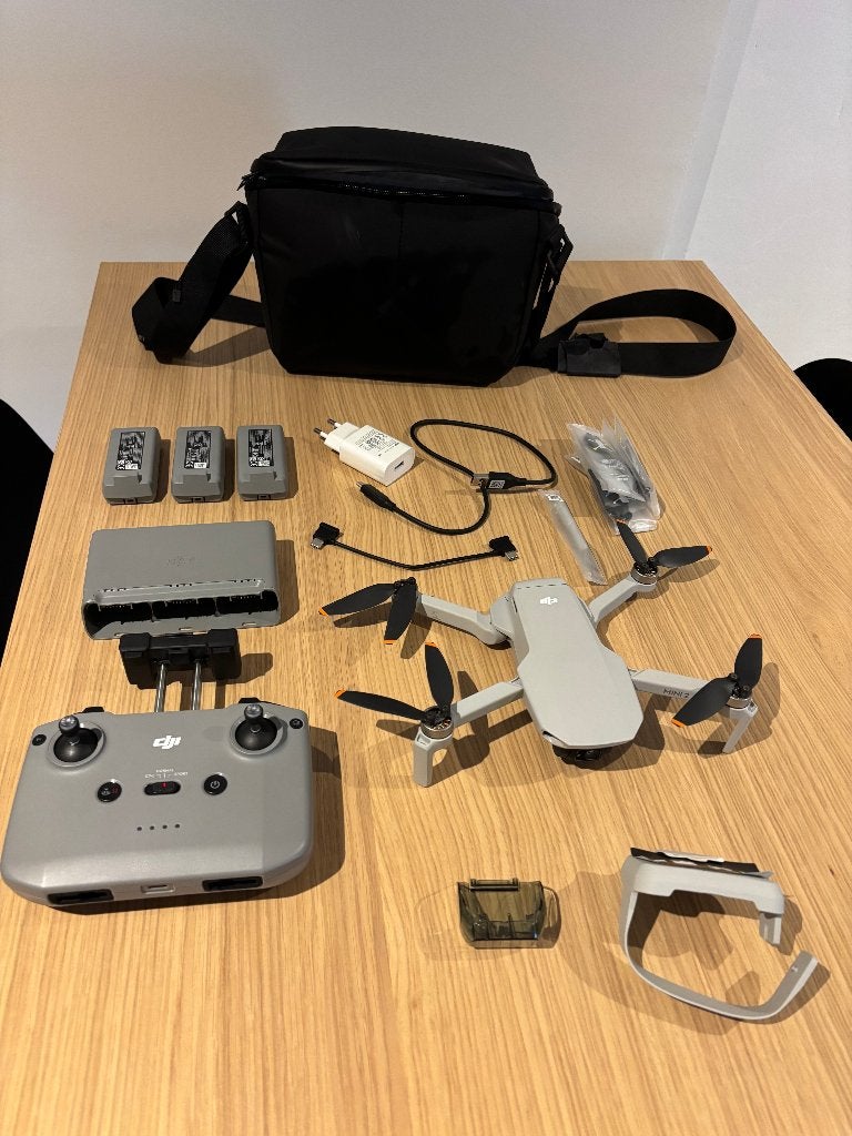 DJI mini 2 complete set (fly more combo), Cameradrone, Zo goed als nieuw, Minder dan 250 gram, 15 tot 30 minuten