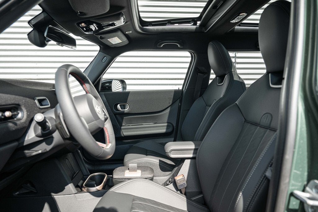 MINI Hatchback Cooper C Automaat / John Cooper Works / Pakke, Auto's, 156 pk, Met garantie (alle), Bedrijf, 3 cilinders