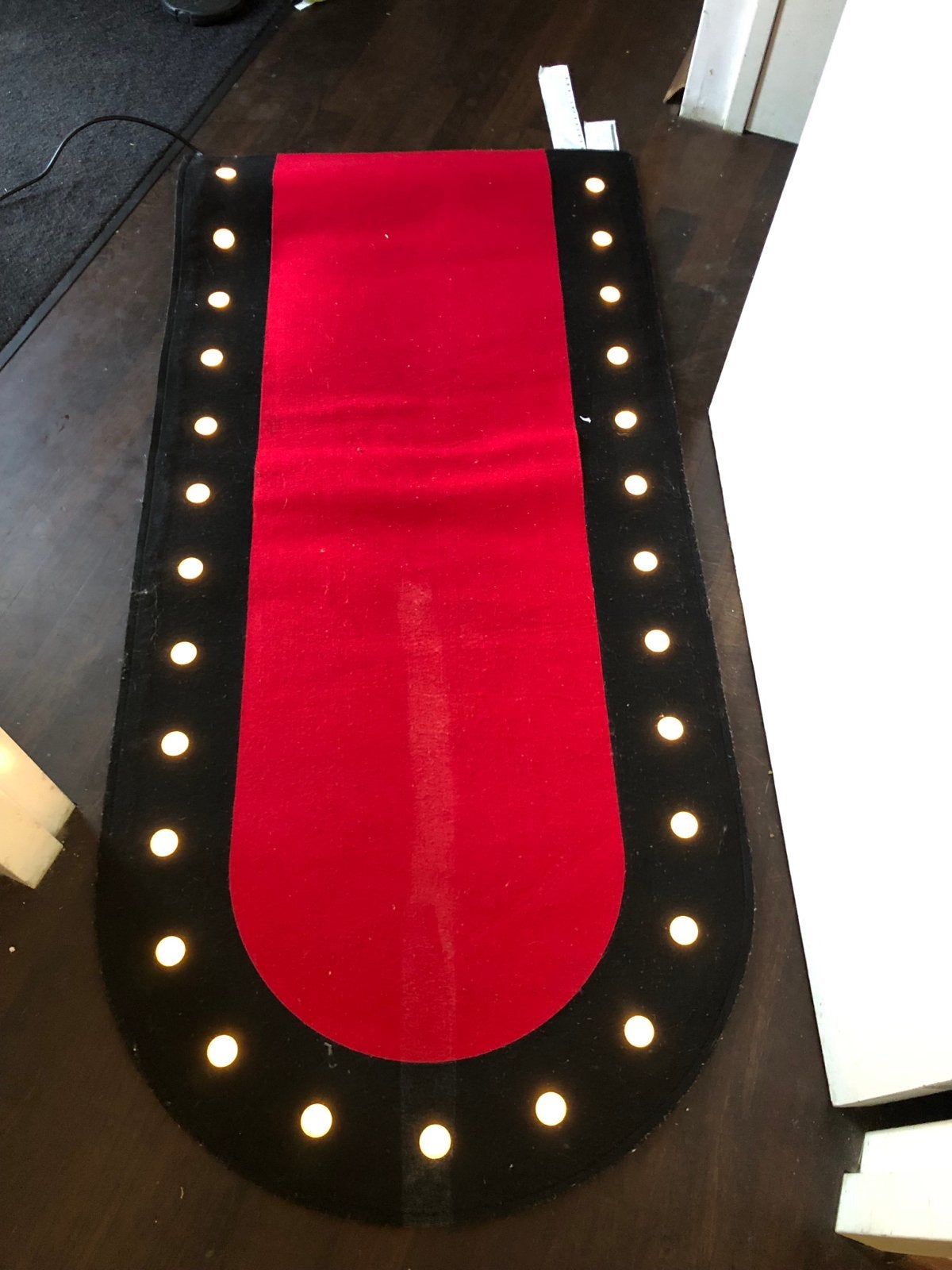 Rode loper met verlichting, Ophalen, Gebruikt, Overige stijlen, Rood