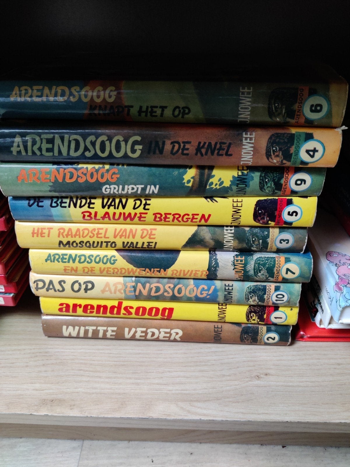 Arendsoog boeken - 9 delen, diverse titels, Boeken, Ophalen of Verzenden, Gelezen